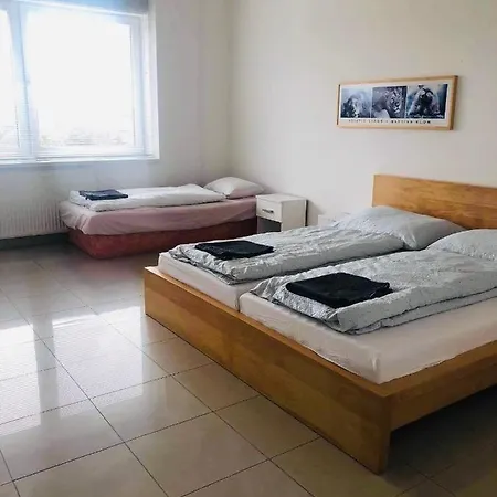 2 Izbovy Byt Tabakova * Nové Zámky